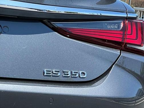 2022 Lexus ES 350 Base