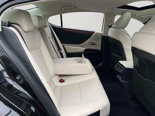 2025 Lexus ES 350 Base