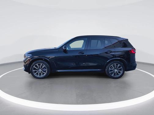 2021 BMW X5 M50i