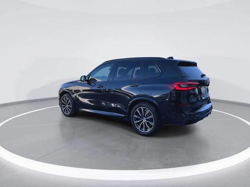 2021 BMW X5 M50i