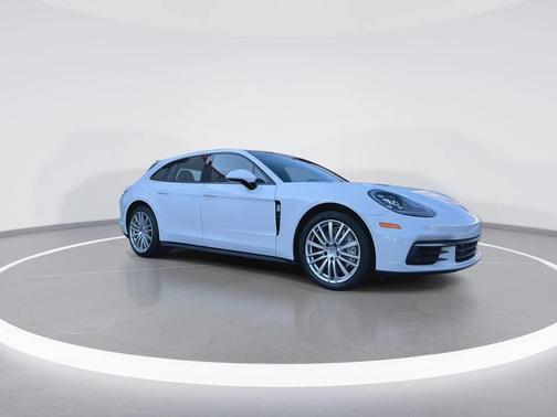 2018 Porsche Panamera 4