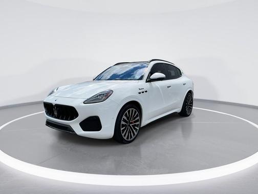 Bianco 2023 Maserati Grecale Modena