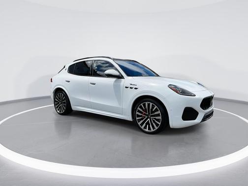 Bianco 2023 Maserati Grecale Modena