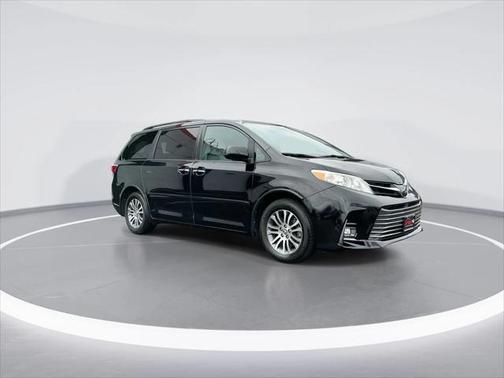 2018 Toyota Sienna Limited Premium