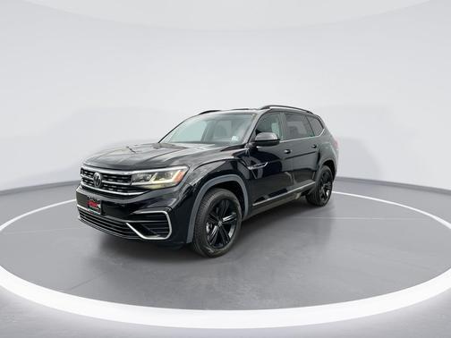 Deep Black Pearl 2021 Volkswagen Atlas 3.6L SE w/Technology