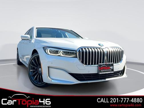 Mineral White Metallic 2022 BMW 740 i xDrive