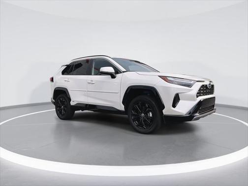 2022 Toyota RAV4 Hybrid SE