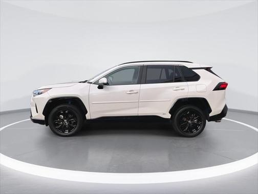 2022 Toyota RAV4 Hybrid SE