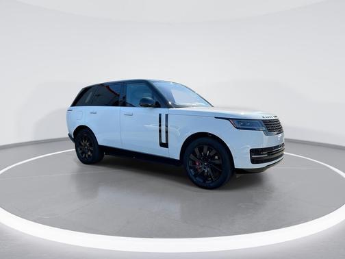 White 2023 Land Rover Range Rover P400 SE