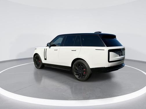 White 2023 Land Rover Range Rover P400 SE