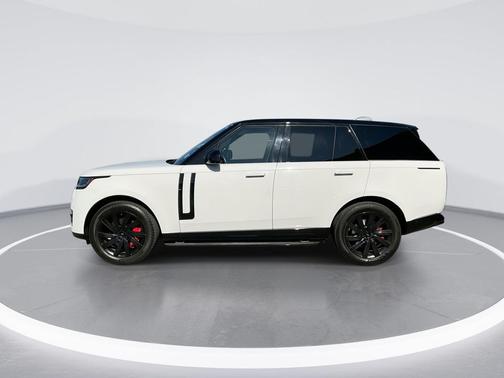 White 2023 Land Rover Range Rover P400 SE