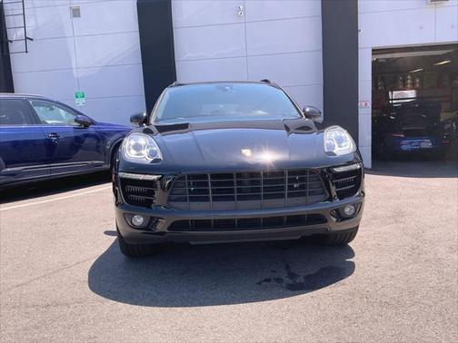 2018 Porsche Macan Base