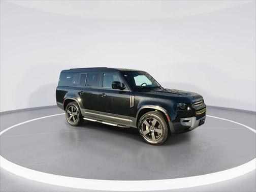 2023 Land Rover Defender 130 SE