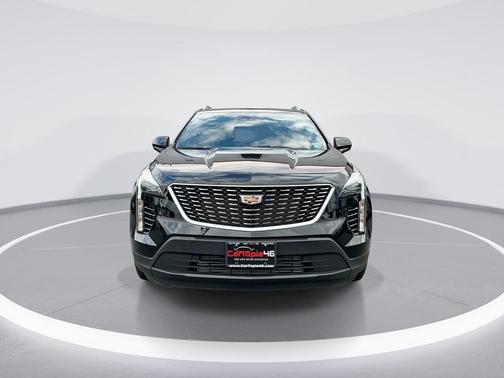 Stellar Black Metallic 2023 Cadillac XT4 Luxury
