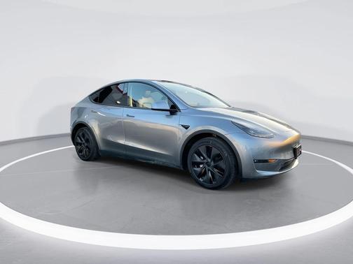 2025 Tesla Model Y Long Range Dual Motor All-Wheel Drive