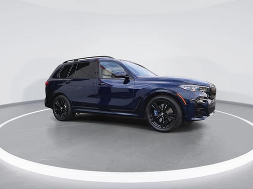 2022 BMW X7 M50i