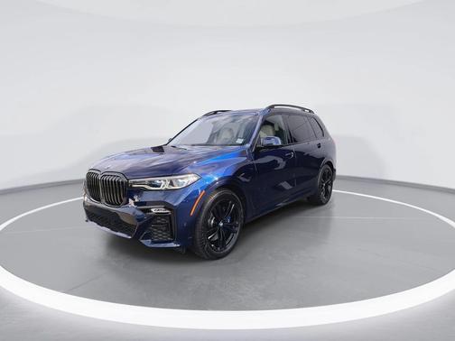 2022 BMW X7 M50i