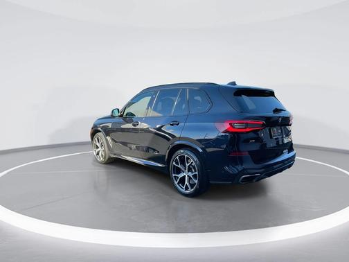 2022 BMW X5 M50i