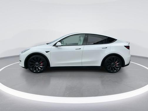 Pearl White Multi-Coat 2023 Tesla Model Y Performance Dual Motor All-Wheel Drive