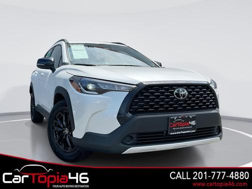 Wind Chill Pearl 2025 Toyota Corolla Cross LE