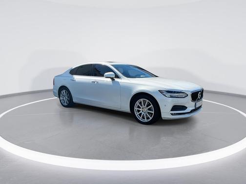 Black 2017 Volvo S90 T6 Momentum