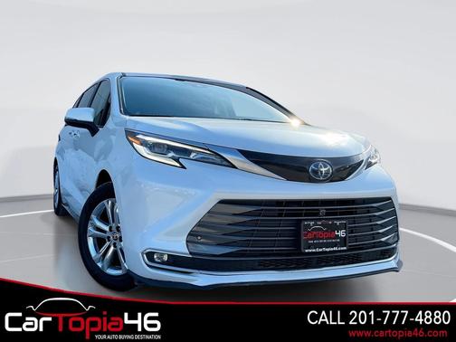 2022 Toyota Sienna Platinum