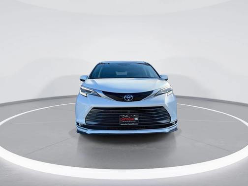 2022 Toyota Sienna Platinum