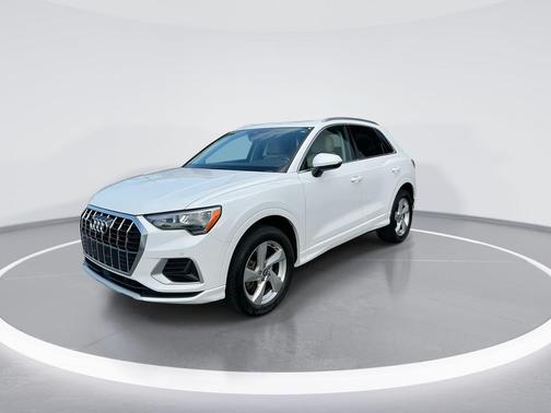 White 2020 Audi Q3 45 Premium