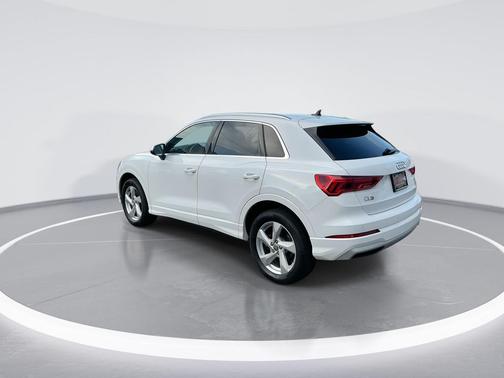 White 2020 Audi Q3 45 Premium