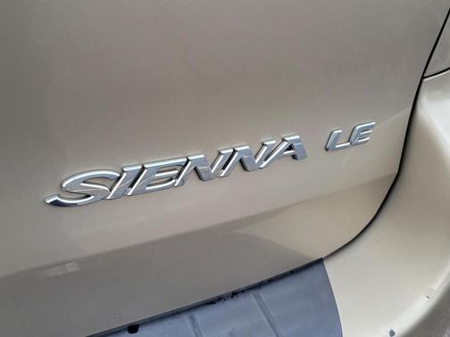 2010 Toyota Sienna LE