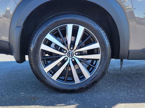 2024 Nissan Pathfinder Platinum 4WD