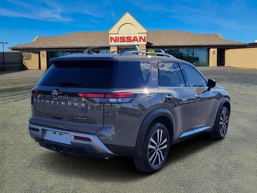 2024 Nissan Pathfinder Platinum 4WD