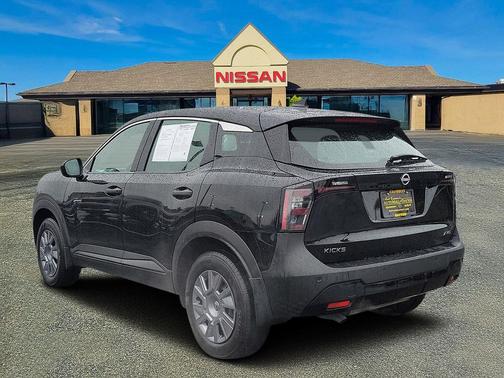 2025 Nissan Kicks S