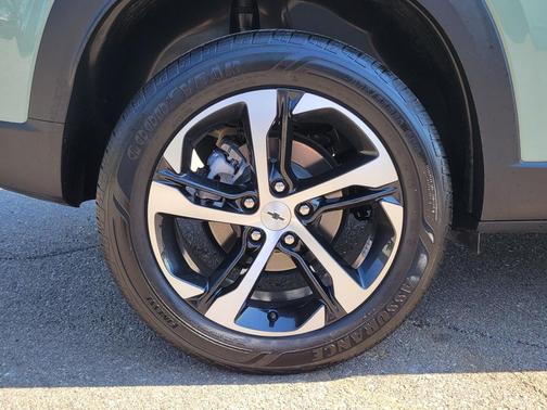 Cacti Green 2024 Chevrolet Trax FWD 1RS