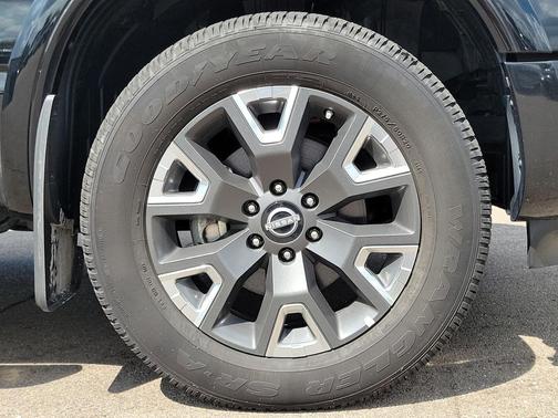 2023 Nissan Titan Platinum Reserve