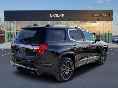 2023 GMC Acadia Denali