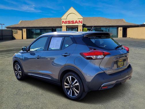 2020 Nissan Kicks SR