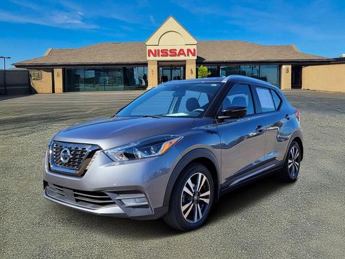 2020 Nissan Kicks SR