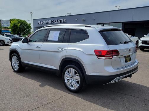 Reflex Silver Metallic 2019 Volkswagen Atlas 3.6L SE w/Technology