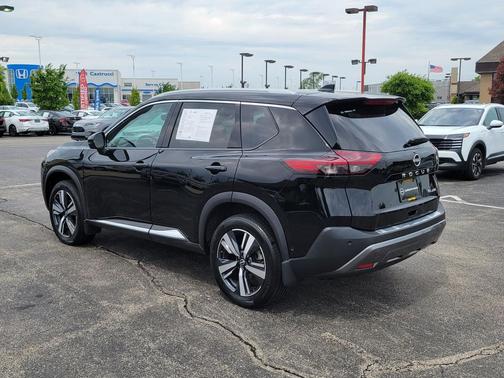 Super Black 2023 Nissan Rogue SL