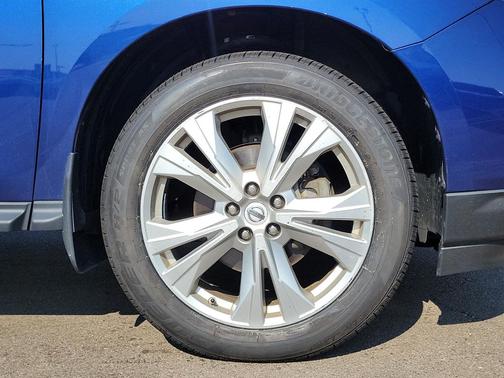 2019 Nissan Pathfinder SL