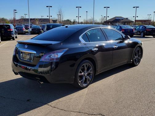 Super Black 2014 Nissan Maxima SV