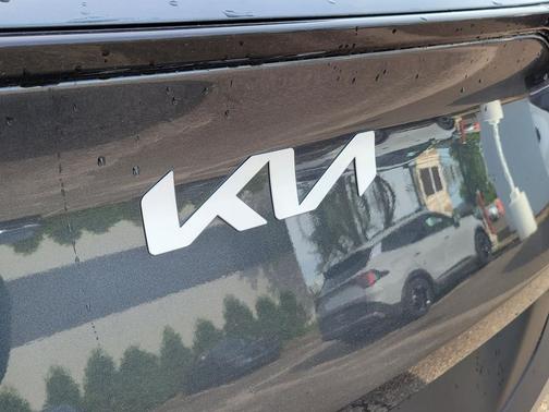 Gravity Gray 2023 Kia Sportage LX