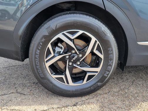 Gravity Gray 2023 Kia Sportage LX
