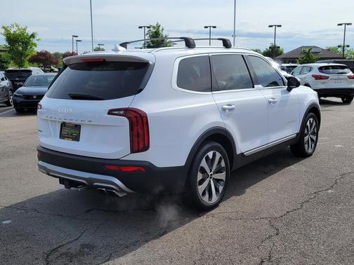 Glacial White Pearl 2022 Kia Telluride S