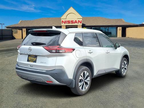 2022 Nissan Rogue SV