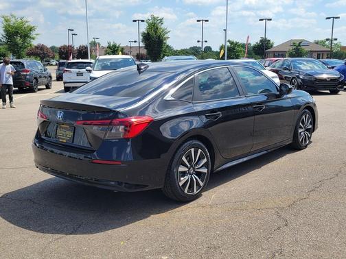 Crystal Black Pearl 2022 Honda Civic EX