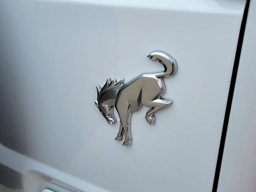 Oxford White 2023 Ford Bronco Black Diamond