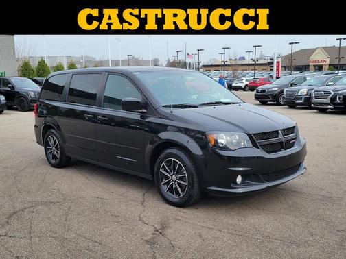 Black Onyx Crystal Pearlcoat 2017 Dodge Grand Caravan SXT