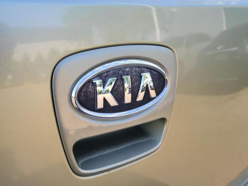 Alien 2010 Kia Soul +